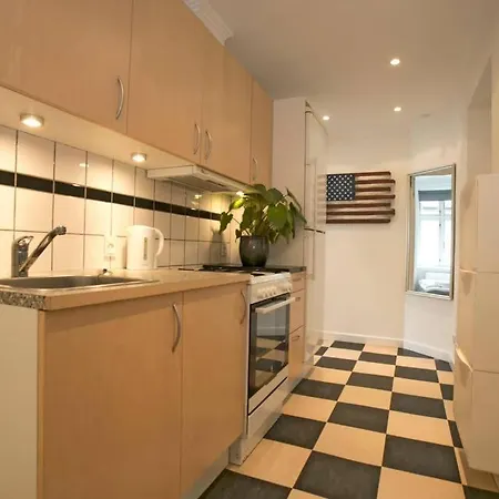 Apartment Beautiful 1-bedroom In Great Location! *